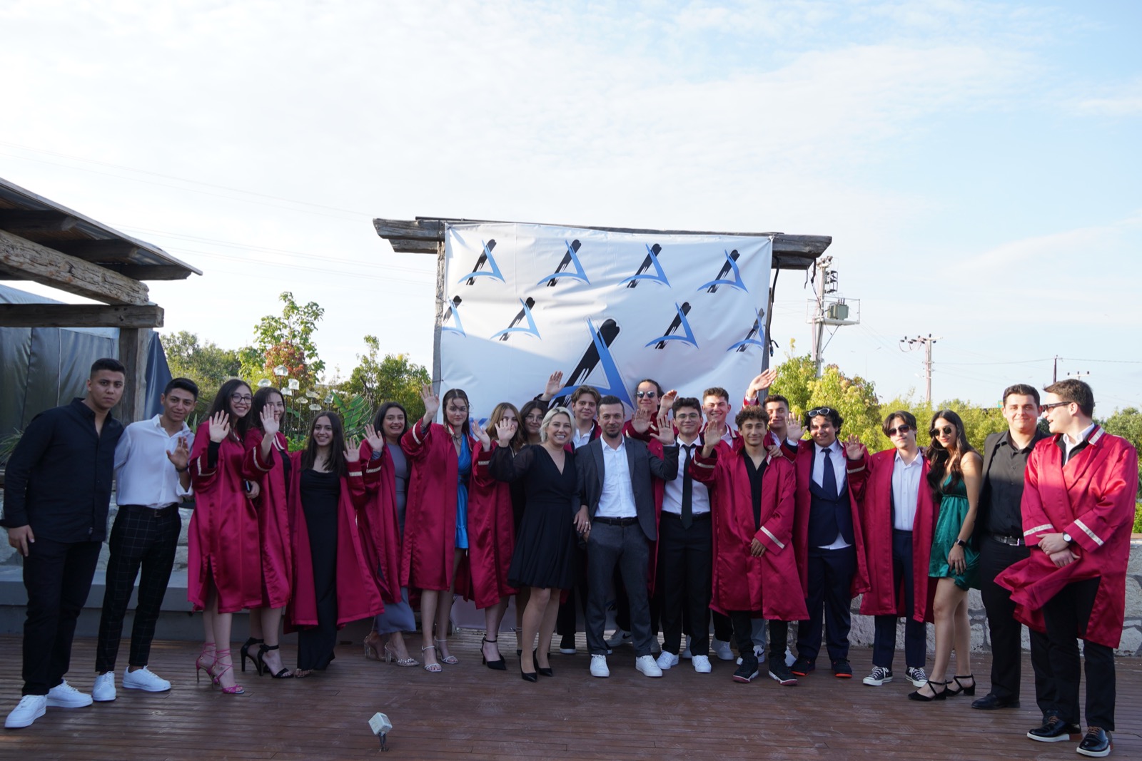 Akyürek Eğitim Kurumları'nda öğrencilerle dolu bir sınıf